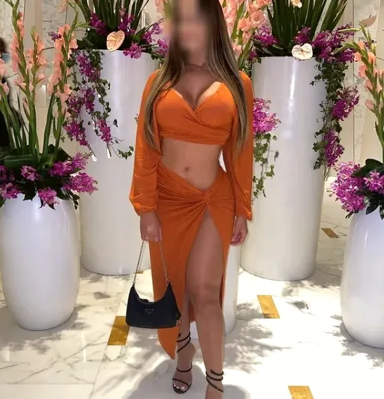Alexandra, 35 anni