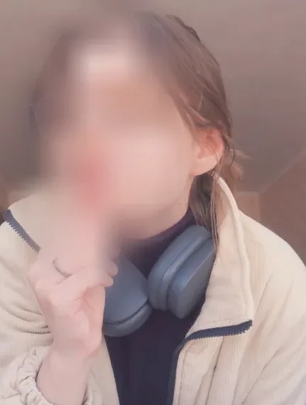 Nicole, 19 anni