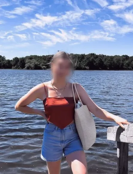 Nicoleta, 24 anni